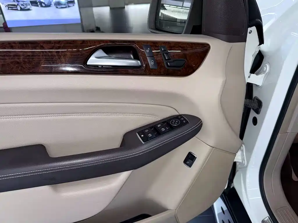 Mercedes-Benz M-Class 2013 — фото 17