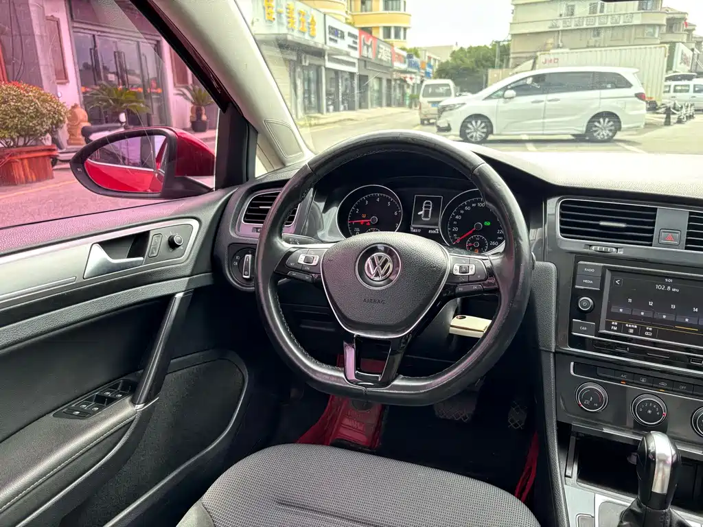 Volkswagen Golf 2018 — фото 14