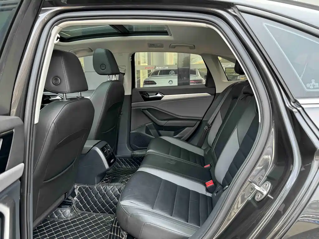 Volkswagen Sagitar 2021
