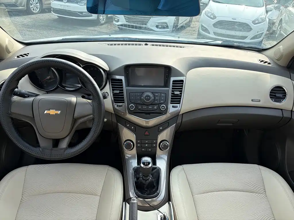 Chevrolet Cruze 2015 — фото 9