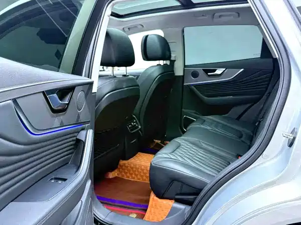Hongqi HS5 2024