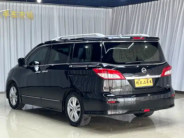 Nissan Quest 2015