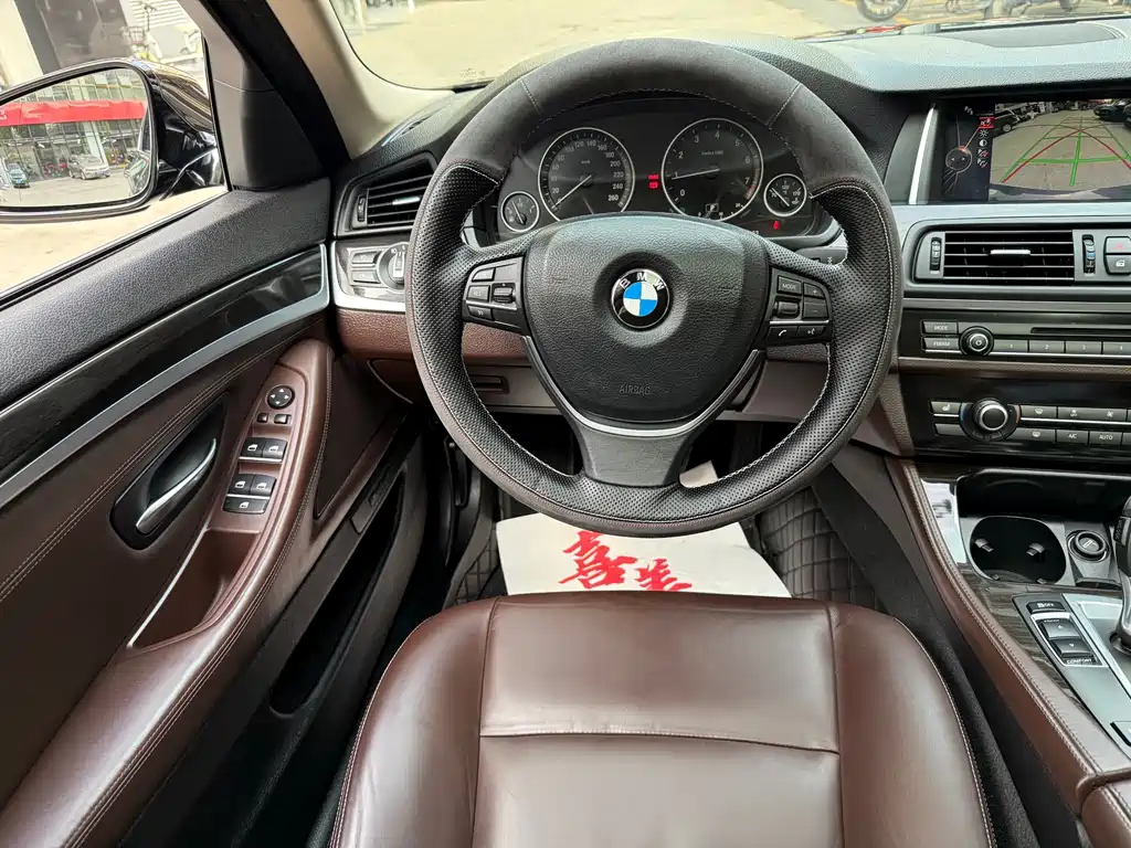 BMW 5 Series 2016 — фото 15