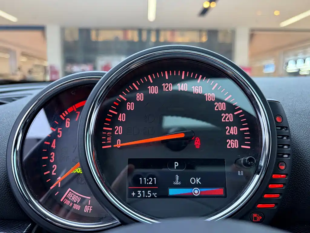 MINI Clubman 2017 — фото 19