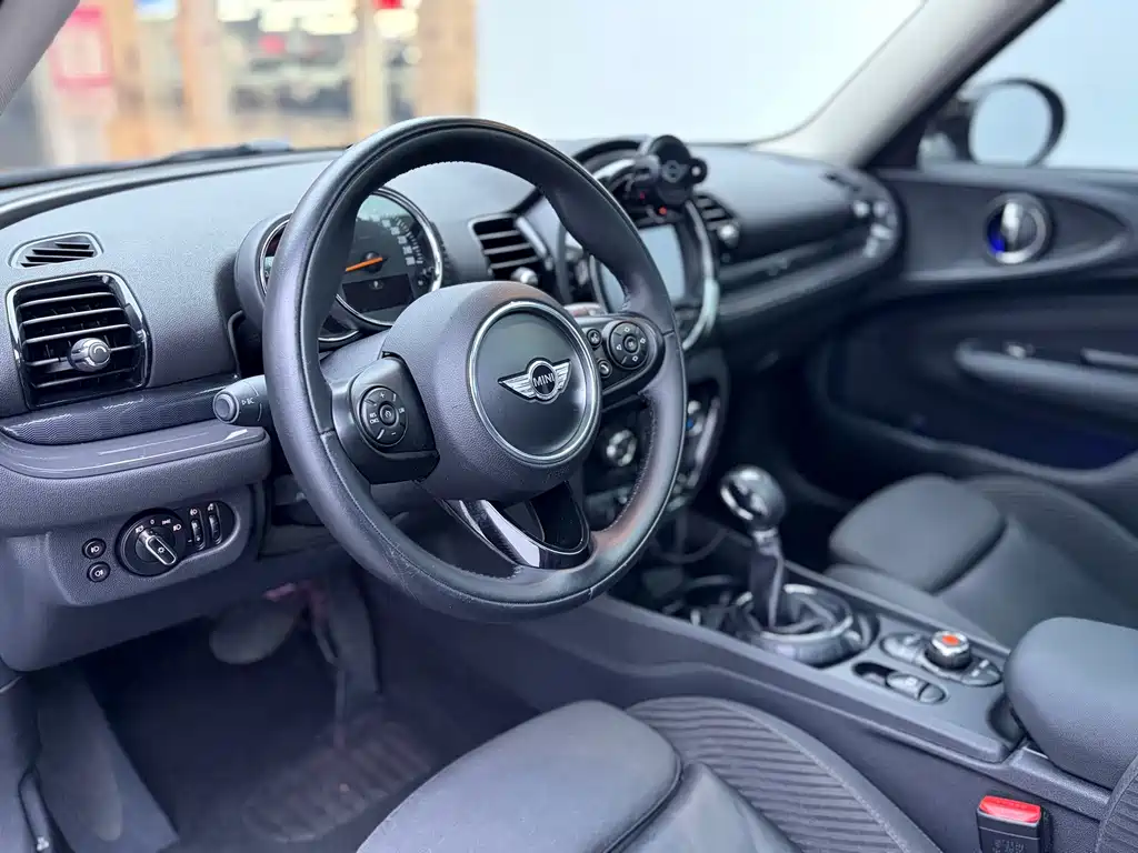 MINI Clubman 2017 — фото 12