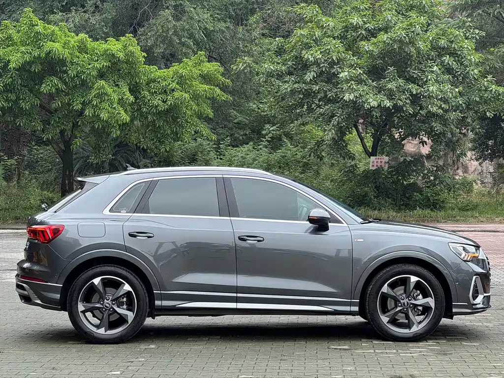 Audi Q3 2021 — фото 7