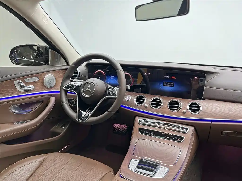 Mercedes-Benz E-Class 2023 — фото 25