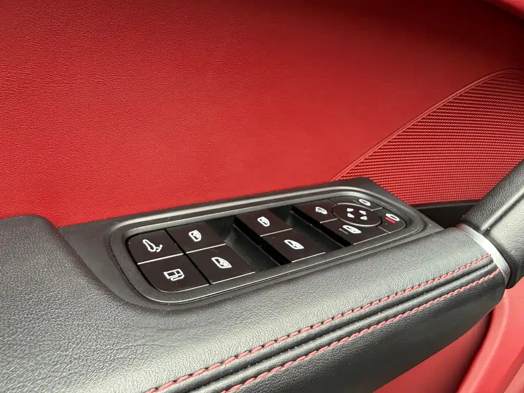 Porsche Cayenne New Energy 2023 — фото 14