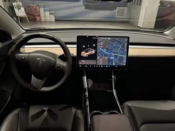 Tesla Model 3 2020