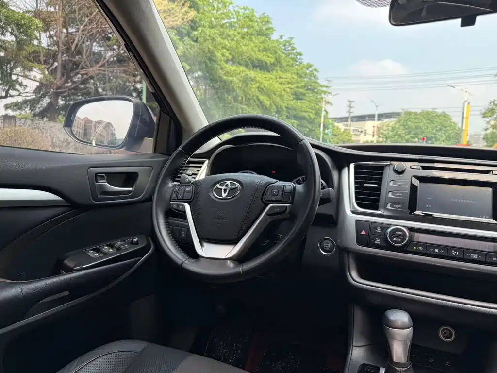 Toyota Highlander 2017 — фото 21