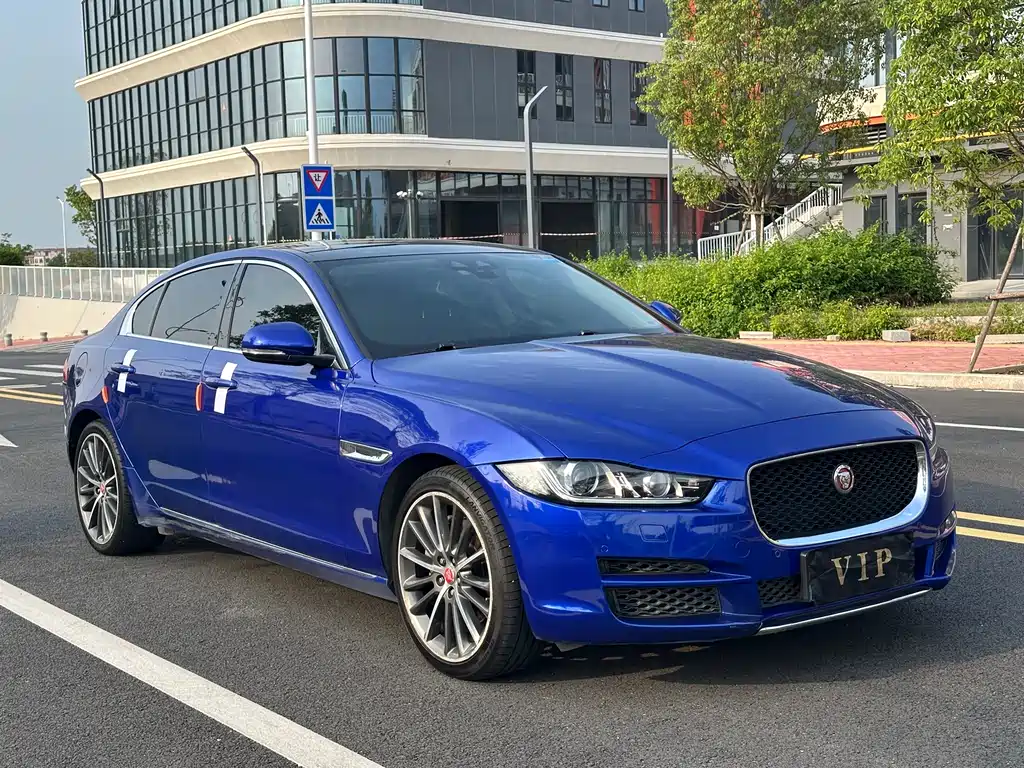 Jaguar XEL 2018 — фото 3