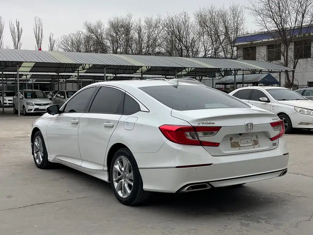 Honda Accord 2020 — фото 13