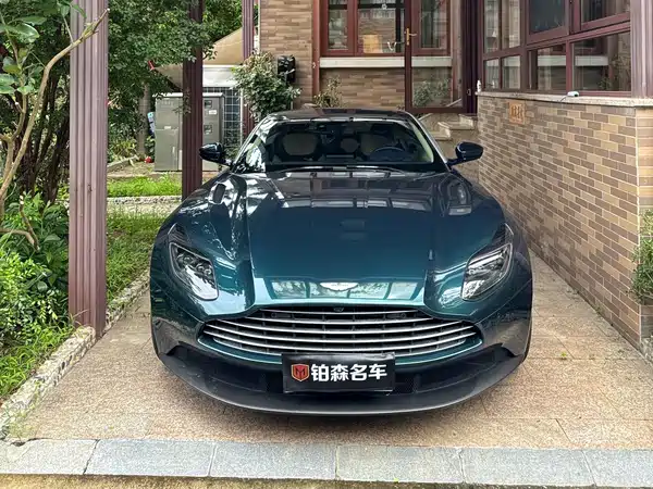 Aston Martin DB11 2020