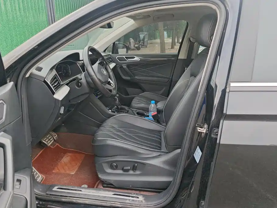 Volkswagen Tiguan L 2023 — фото 9