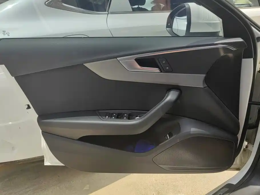 Audi A4L 2018
