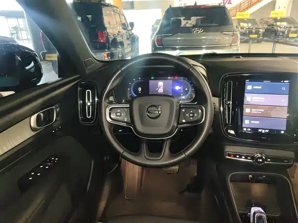 Volvo XC40 2023