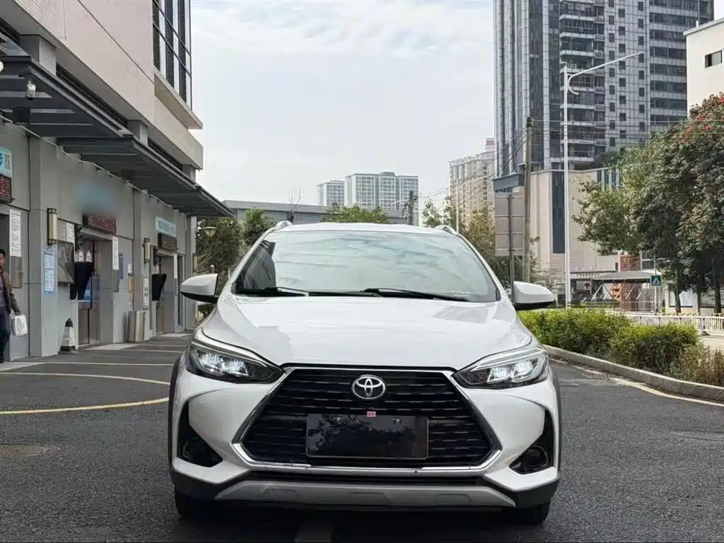 Toyota Yaris L 2021 — фото 7