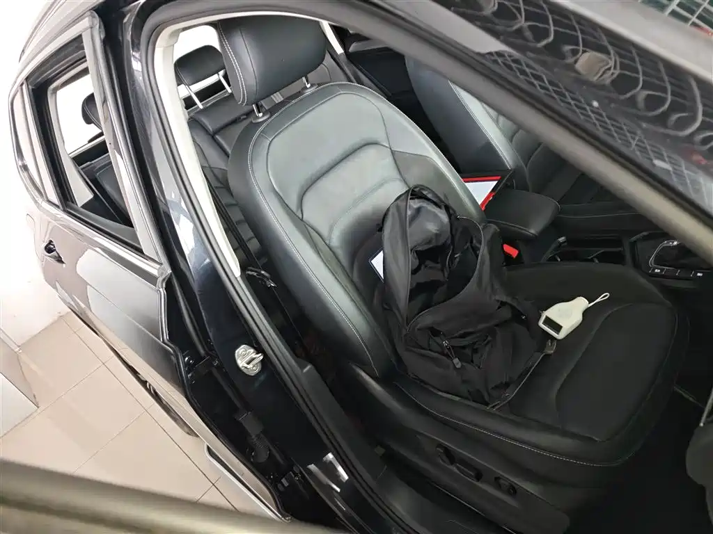 Volkswagen Tiguan L 2020 — фото 20