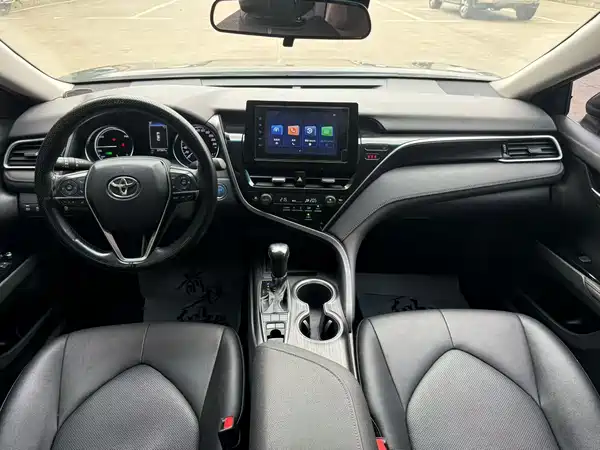 Toyota Camry 2021