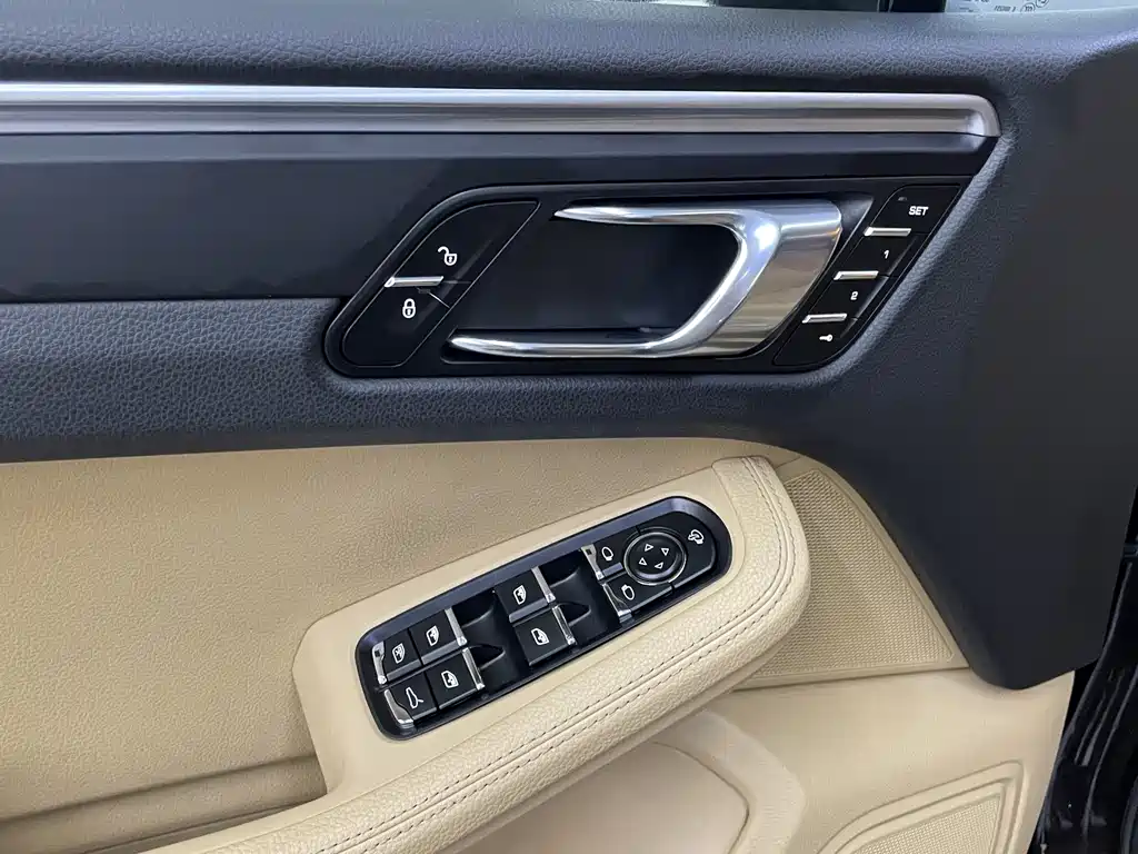 Porsche Macan 2018 — фото 10