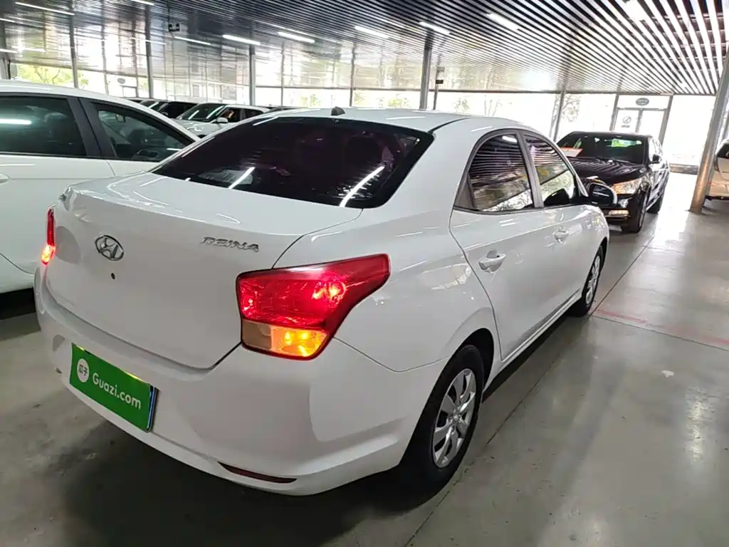 Hyundai Accent 2019 — фото 7