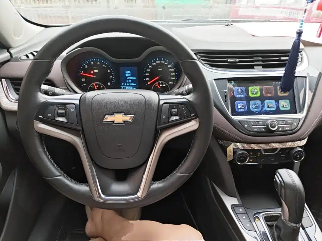 Chevrolet Malibu 2018 — фото 10