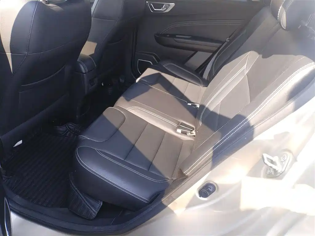 Geely Vision X3 2018 — фото 12