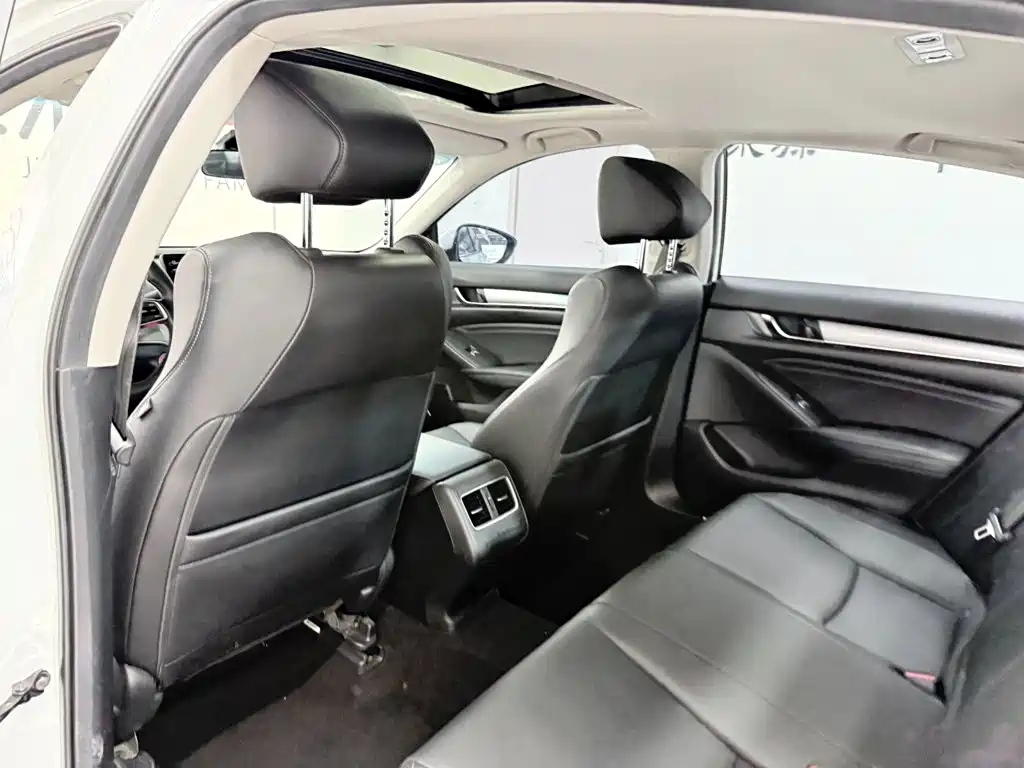 Honda Accord 2020 — фото 11