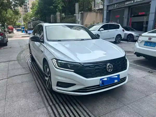 Volkswagen Sagitar 2021