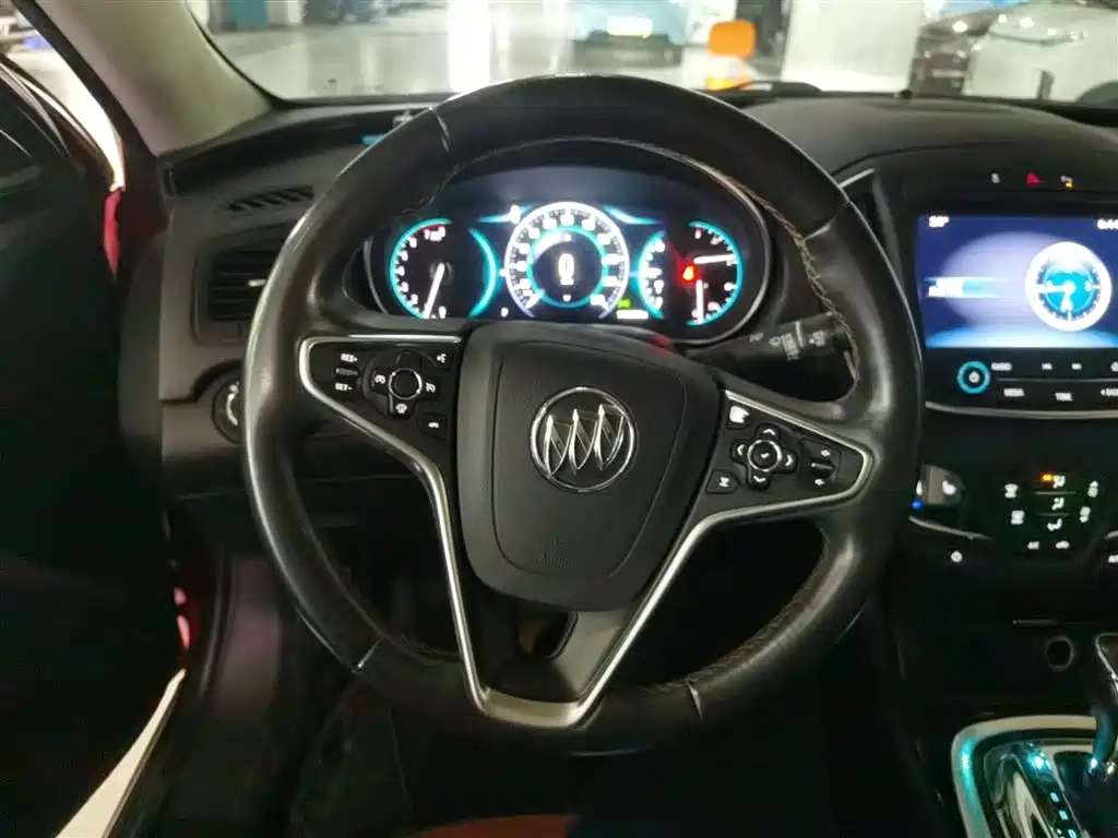 Buick Regal 2016 — фото 11