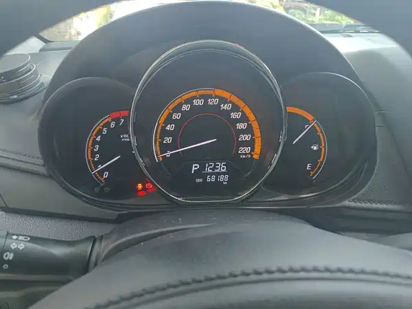 Toyota Yaris L 2022