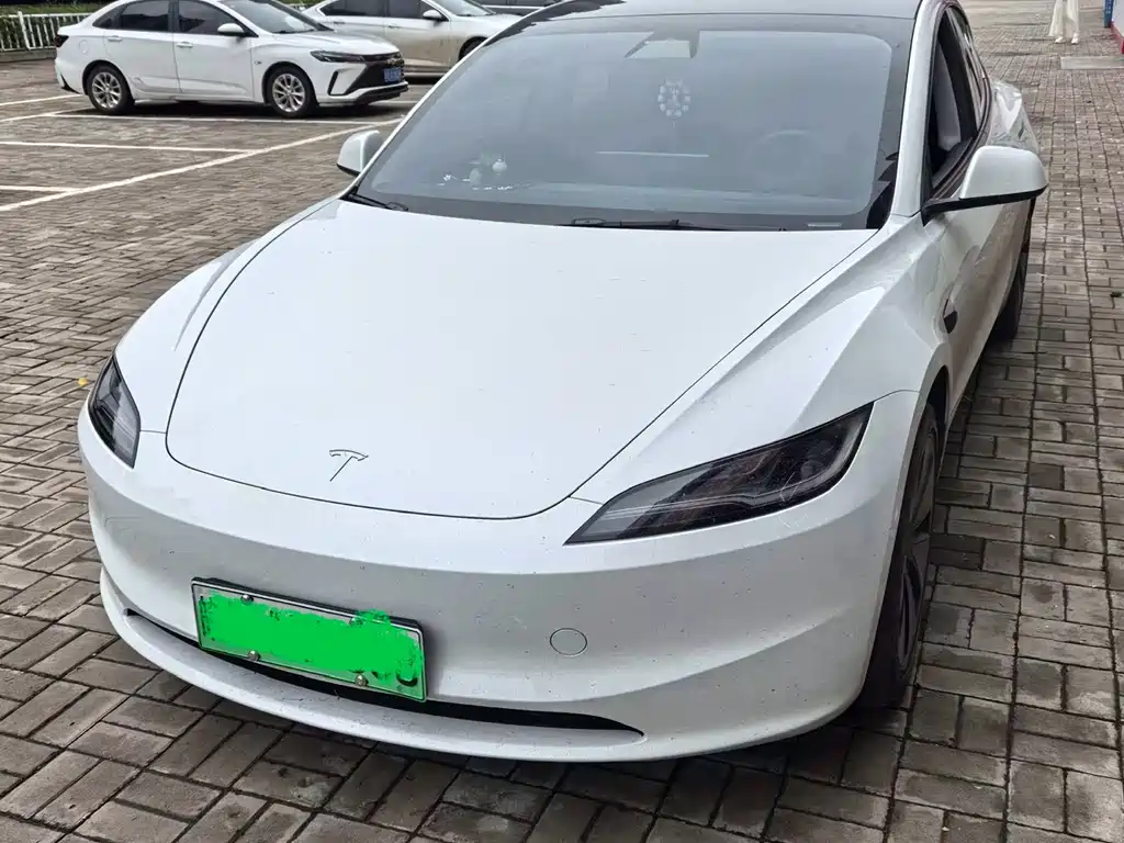 Tesla Model 3 2025 — фото 1