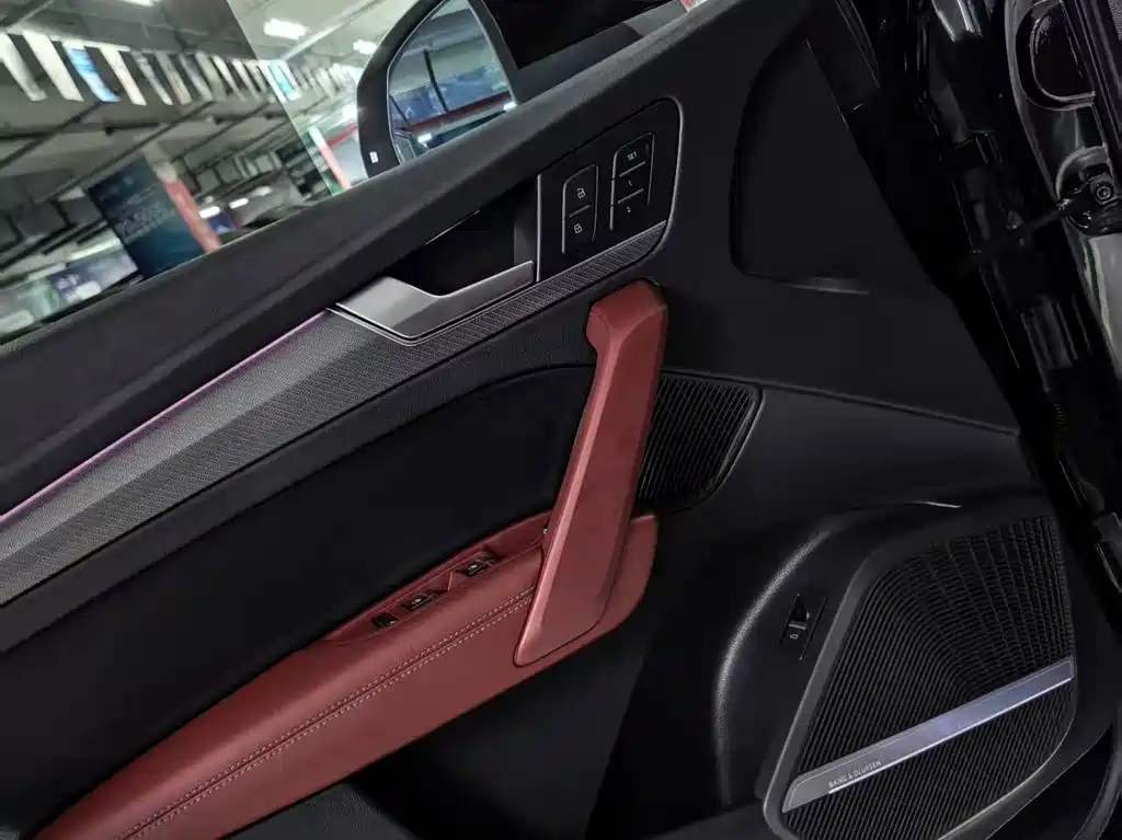 Audi Q5L 2023 — фото 10