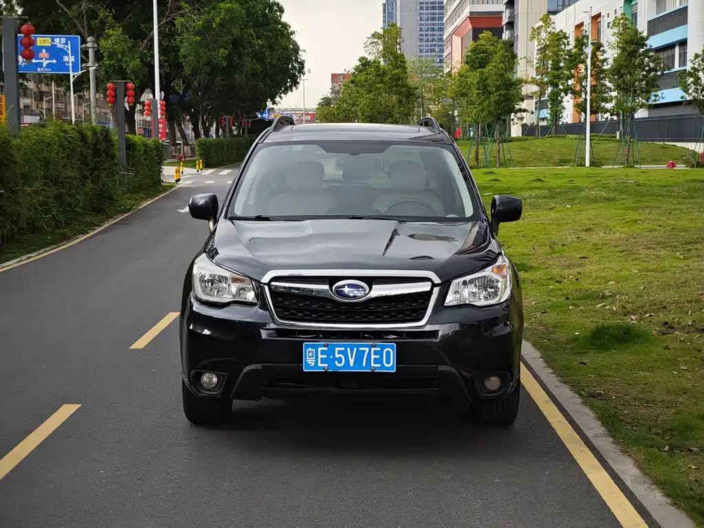 Subaru Forester 2013 — фото 2