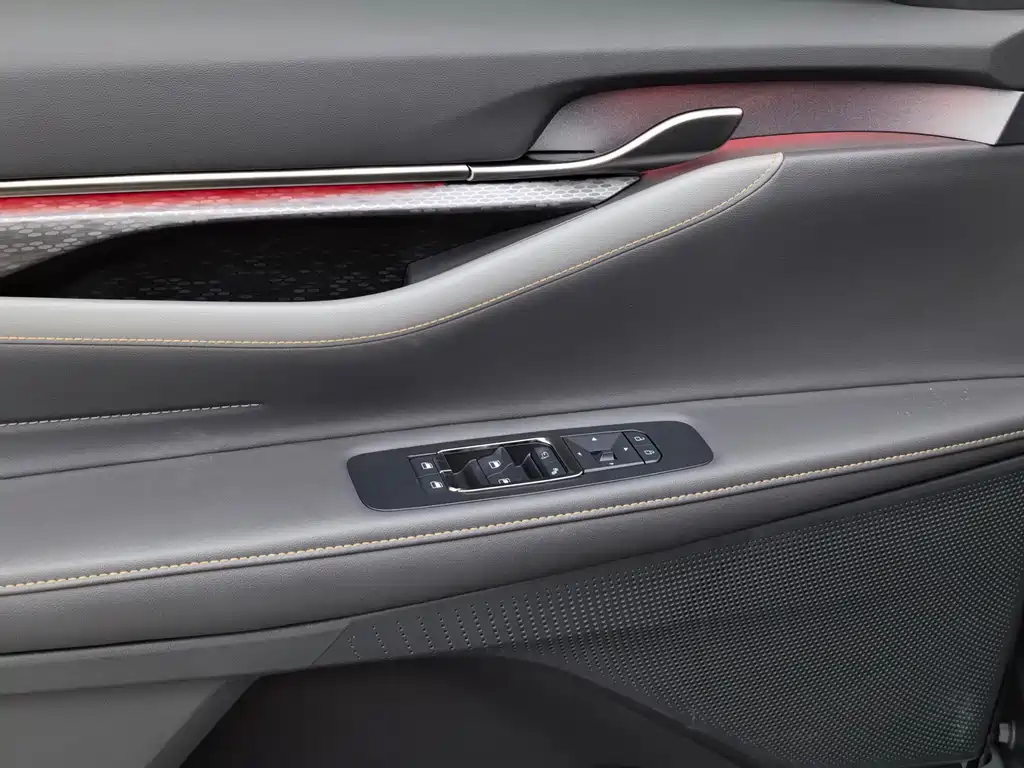Ford Edge 2023 — фото 23