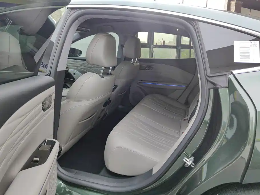 Geely Galaxy Starshine 8 2025 — фото 11