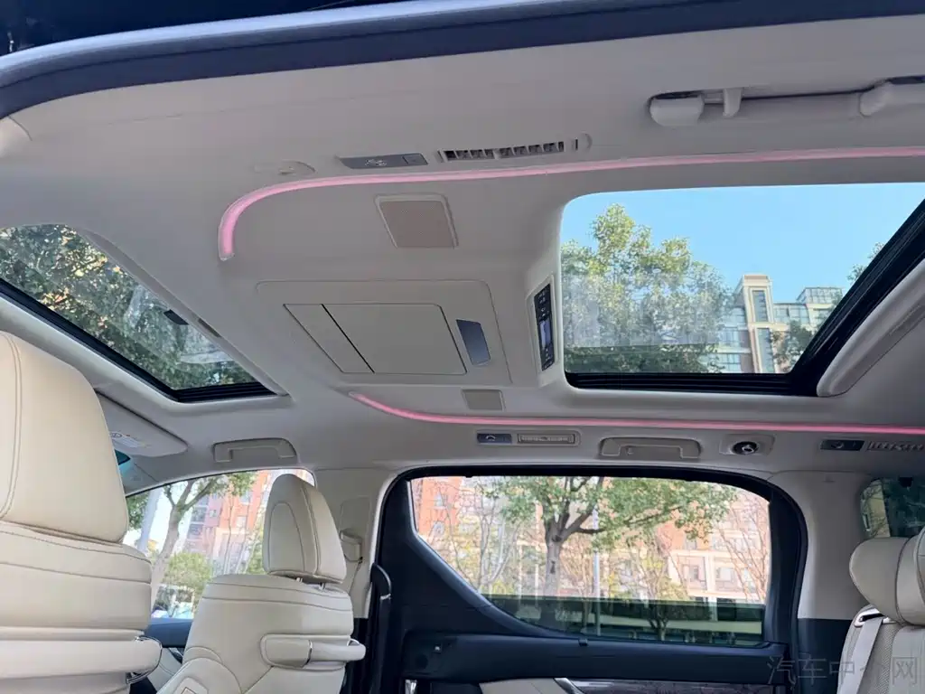 Toyota Vellfire 2020 — фото 10