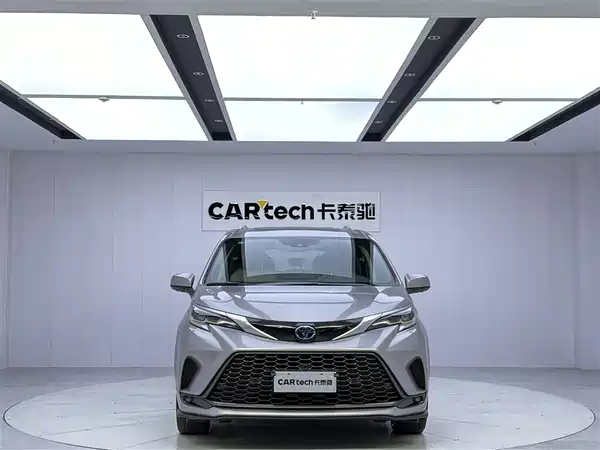 Toyota Granvia 2023