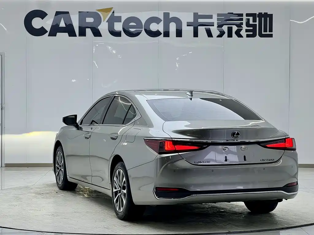 Lexus ES 2022 — фото 15