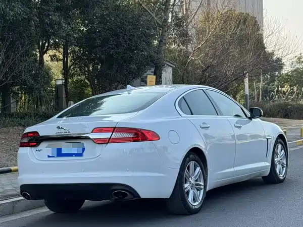 Jaguar XF 2013