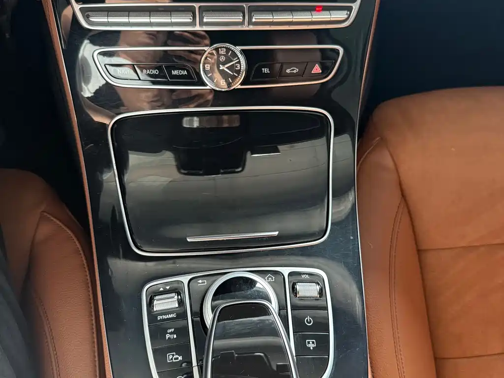 Mercedes-Benz E-Class 2017 — фото 11