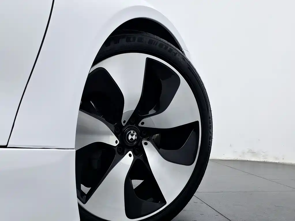 BMW i8 2017 — фото 15