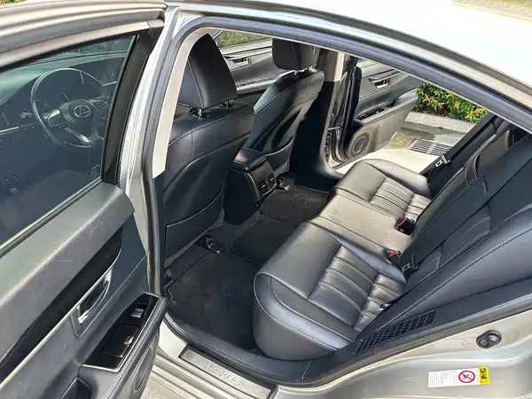 Lexus ES 2018