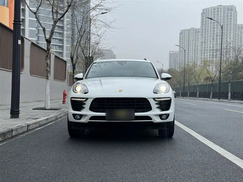 Porsche Macan 2018 — фото 20