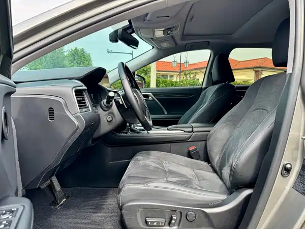 Lexus RX 2020