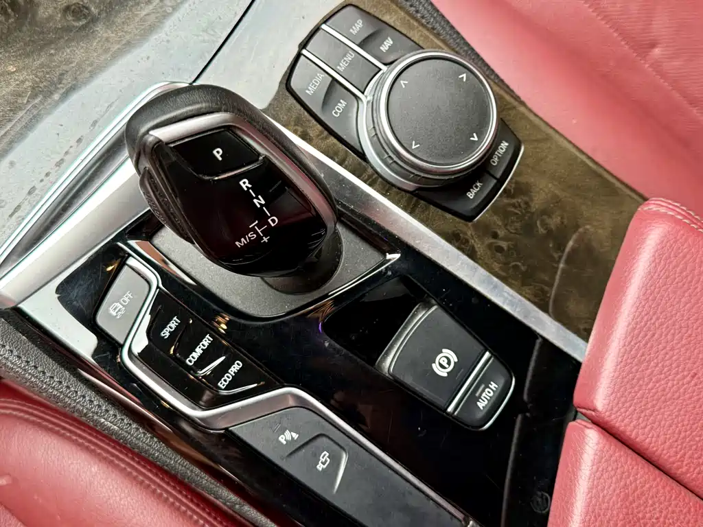 BMW 5 Series 2020 — фото 14
