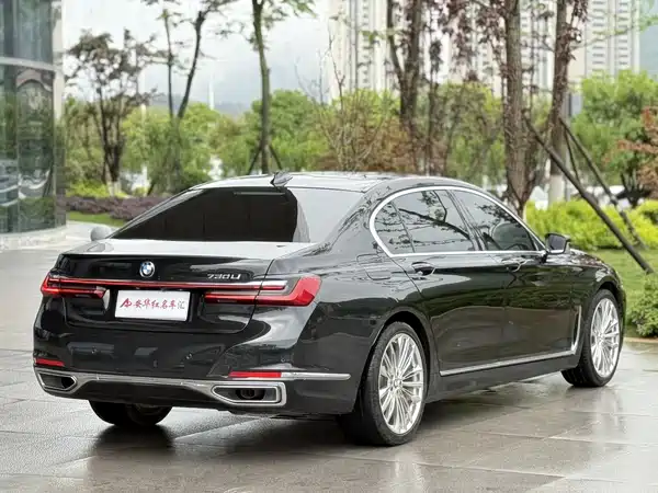 BMW 7 Series 2021