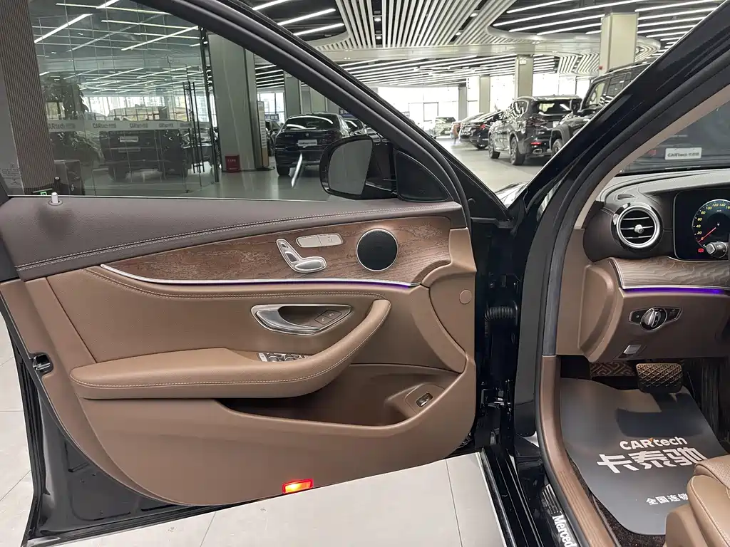 Mercedes-Benz E-Class 2023 — фото 26
