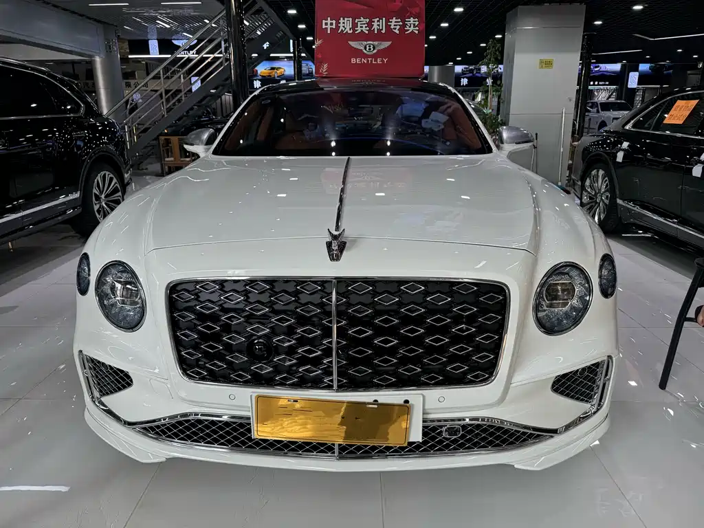 Bentley Flying Spur — фото 2