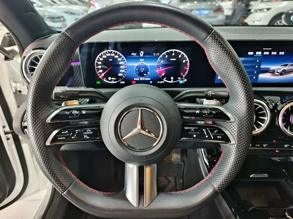 Mercedes-Benz A-Class 2024 — фото 9